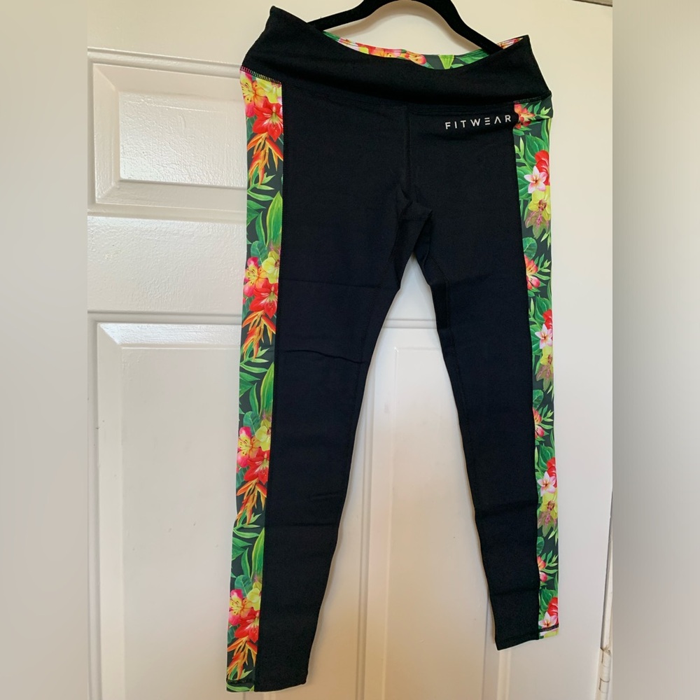 FITWEAR Workout Leggings NWT (3)🌴